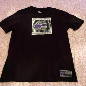 Nike tshirt L